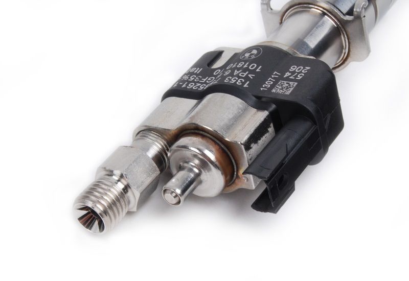 Внешний вид форсунки БМВ снятой с двигателя Внешний вид форсунки БМВ снятой с двигателя